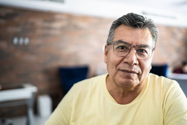 <em>Carlos</em>